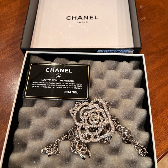 Authentic Chanel Cristal belt. I wore it as a lovely necklace. - Picture 2 of 4